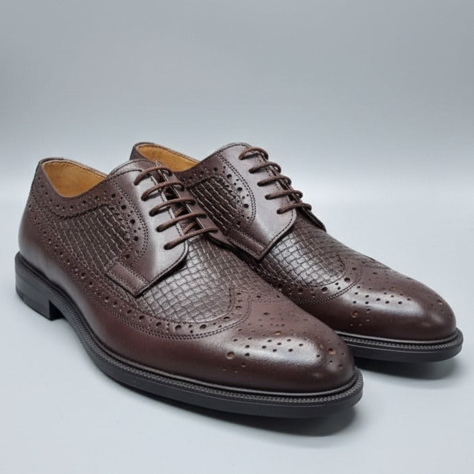 The Prezo Textured Oxford — Executive Presence. Elevated Finish.