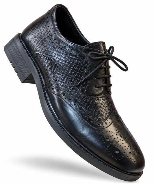 TAJI Textured Leather Wingtip Brogue Derby Shoes with Double Sole